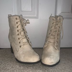 Tan zip side boots